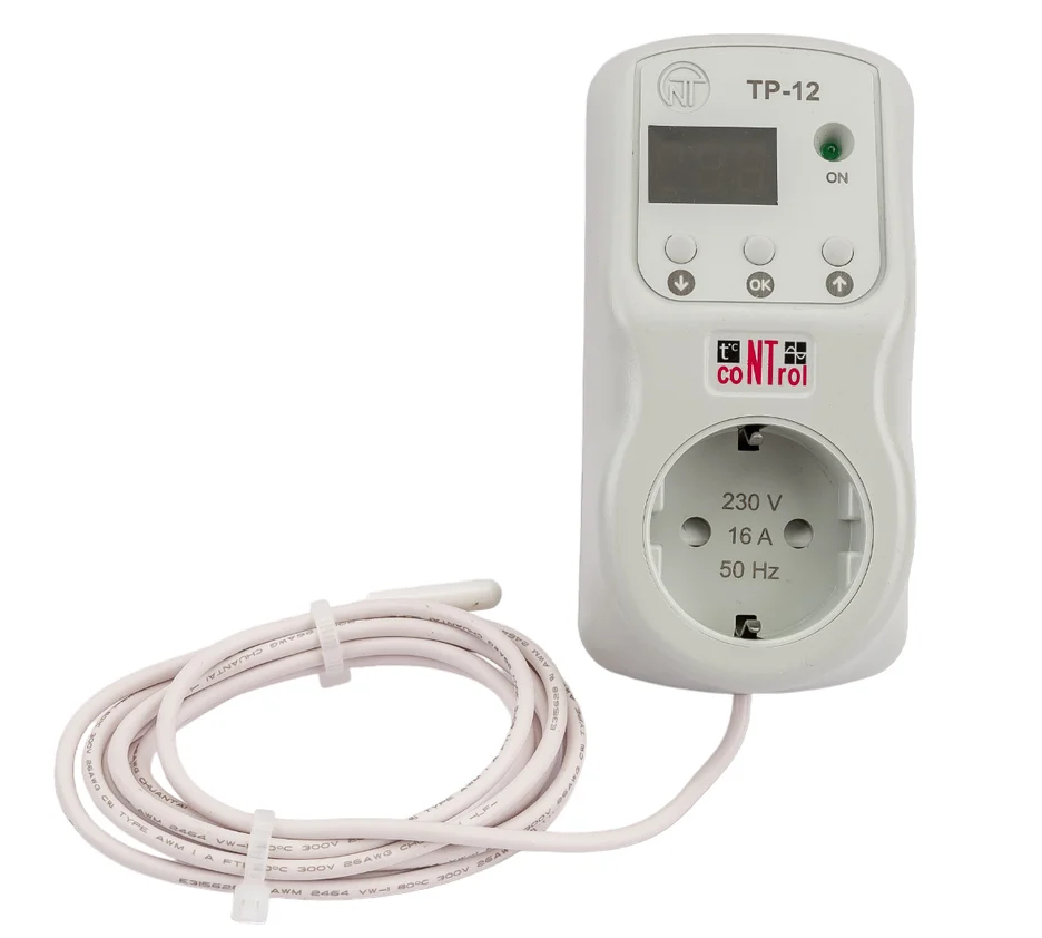 Термостат с сетевой розеткой 